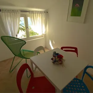 https://apartments-mandarina.primorje-gorskikotar.com